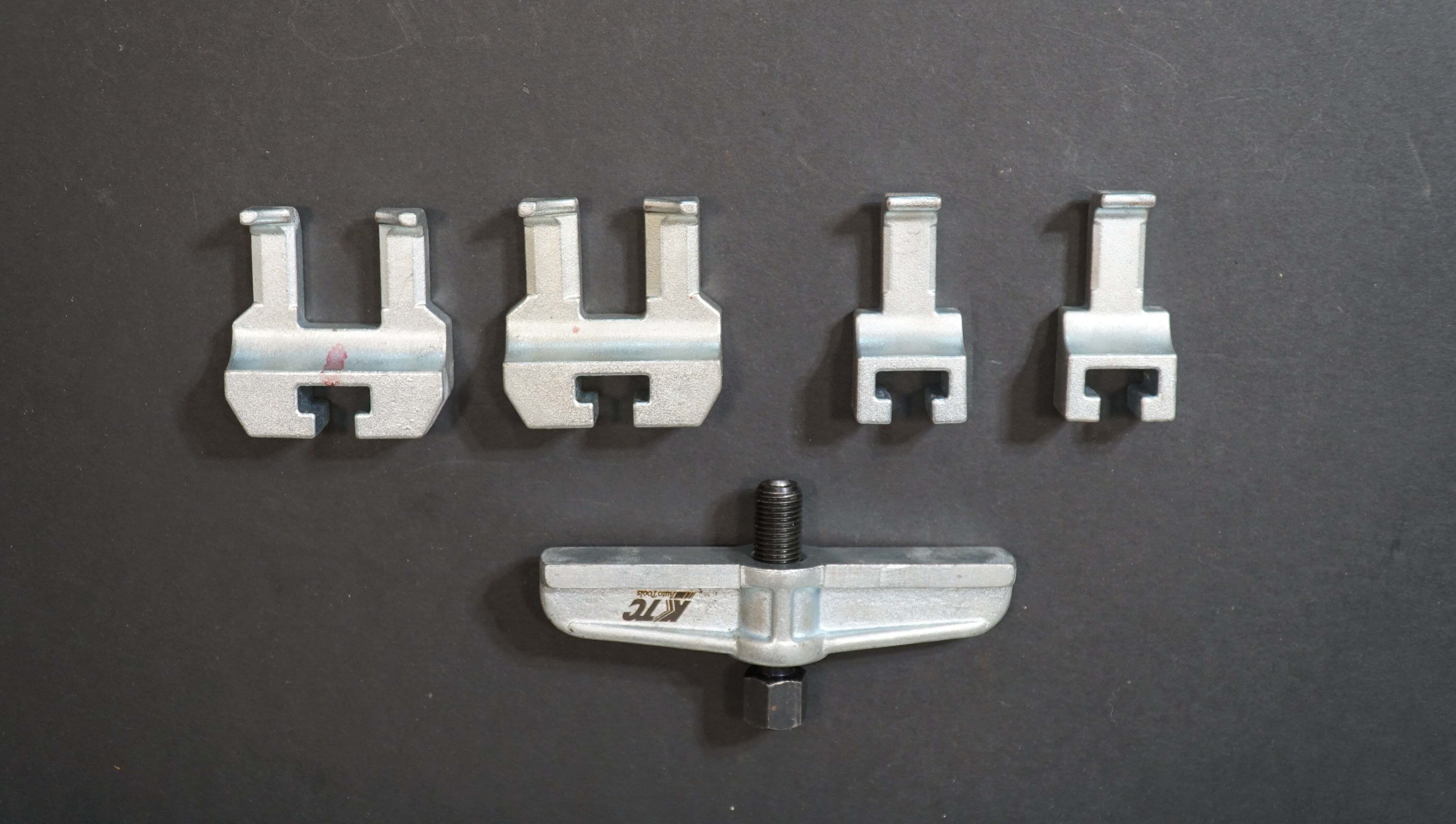 AUDI CAMSHAFT DRIVE BELT PULLEY PULLER